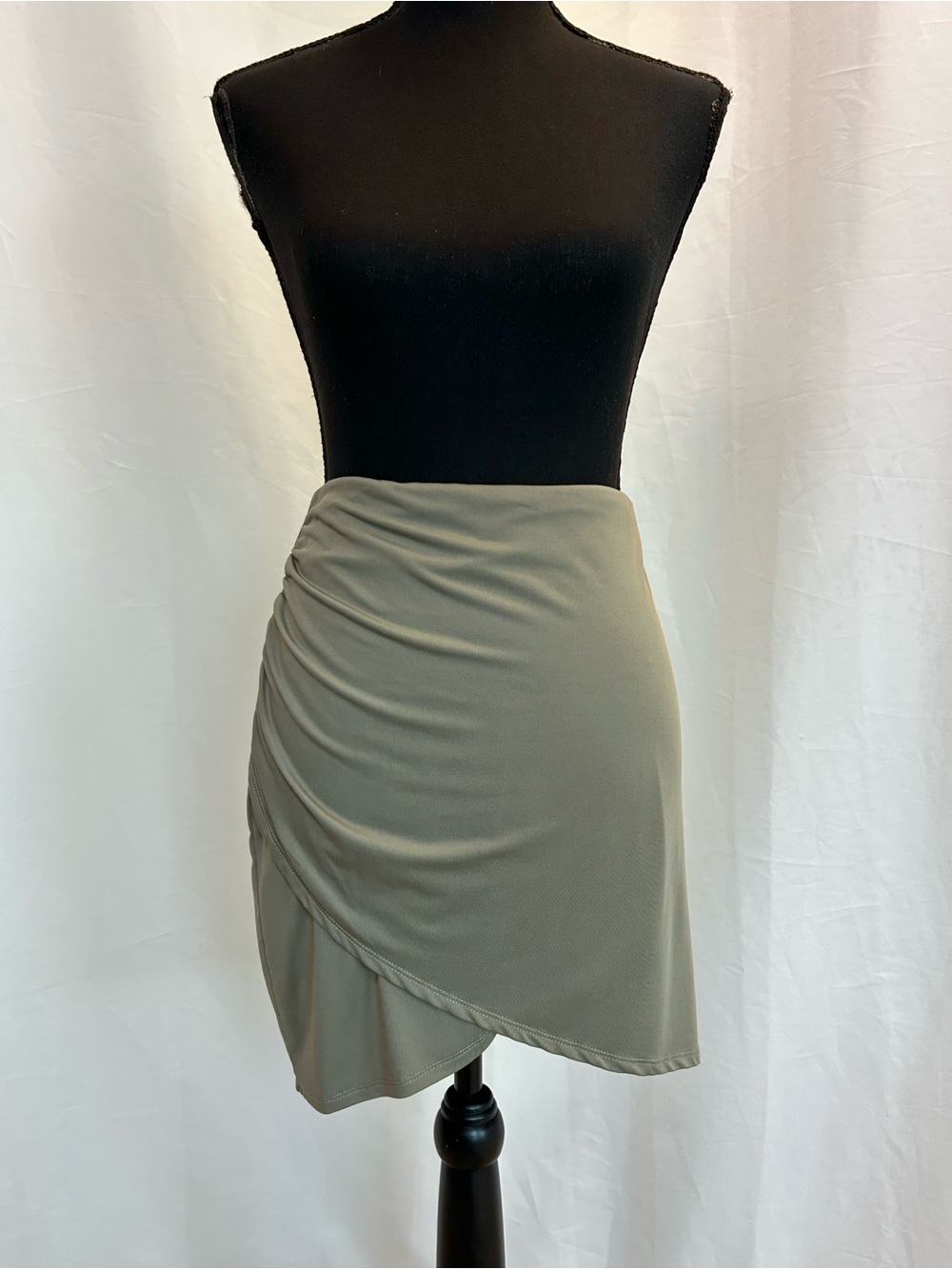 Olive Sage green ruched asymmetrical Wrap Mini Skirt Sz XL - Picture 2 of 11